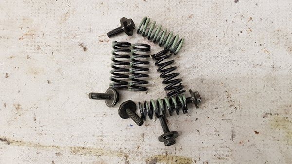 Kytkimen jouset + pultit (Yamaha YZ85 2004) 90119-05001-00 90501-20735-00