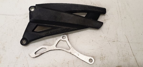 Cover crankcase / Guide chain 13TH (YAMAHA YZF450 2010) 33D-15421-00-00 2S2-17466-00-00