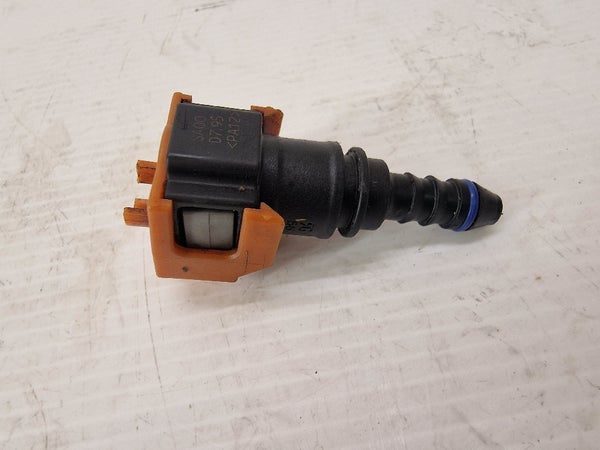 Bensaletkunliitin jakotukkiin (YAMAHA FX NYTRO RTX 2008) SAQ0 D7.95 PA12