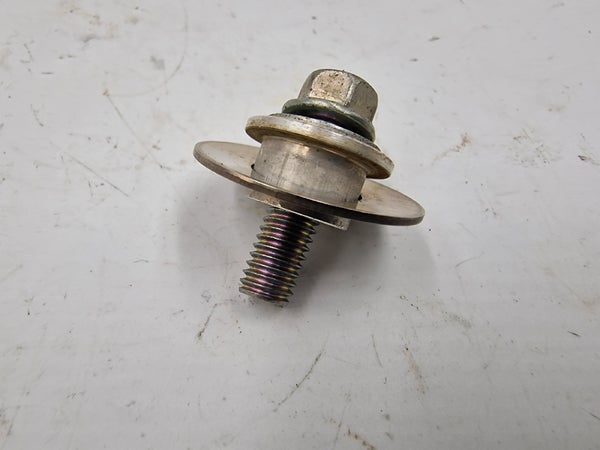 BOLT, FLANGE (6X20) / COLLAR, FUEL PUMP (Honda CRF450 2013) 90502-MEN-A30 90503-MEN-A31 96001-06020-00