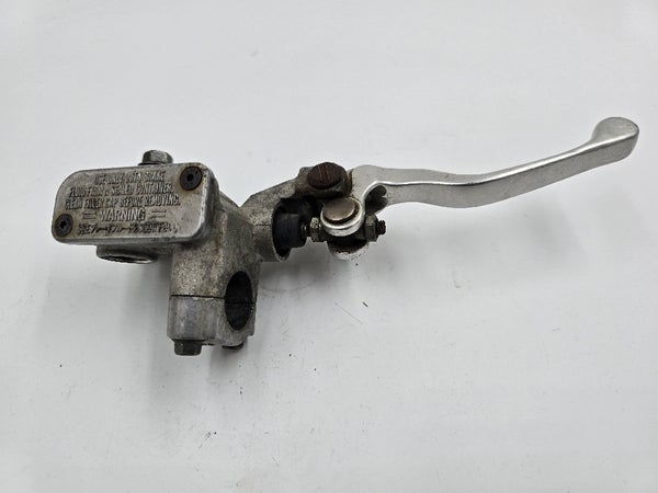 Master Cylinder (Yamaha YZ250 1996) 4SS-W2587-01-00 4SS-83922-02-00