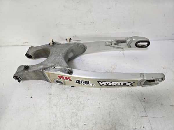Rear Arm Comp (YAMAHA YZ250 2004) 5UN-22110-00-00