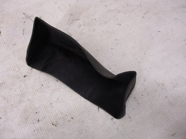 Akkukotelon pohja (YAMAHA FX NYTRO RTX 2008) 8GL-82122-00-00